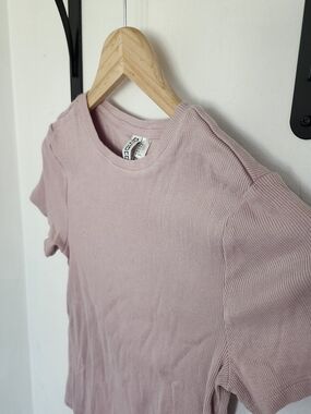 Ribbed Short-Sleeve Top in Dusty Pink